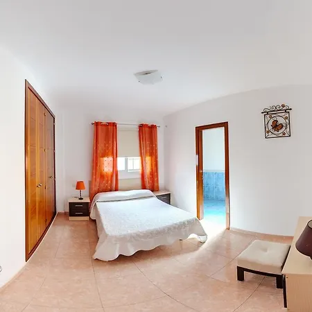 Villa Adhi *